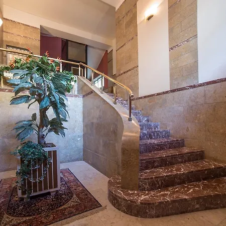 Bed & Breakfast Town House Morgana 4*